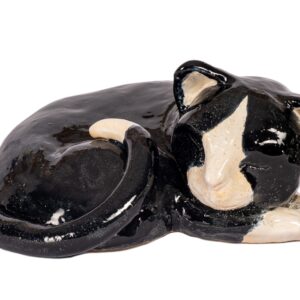 Urne Katze liegend