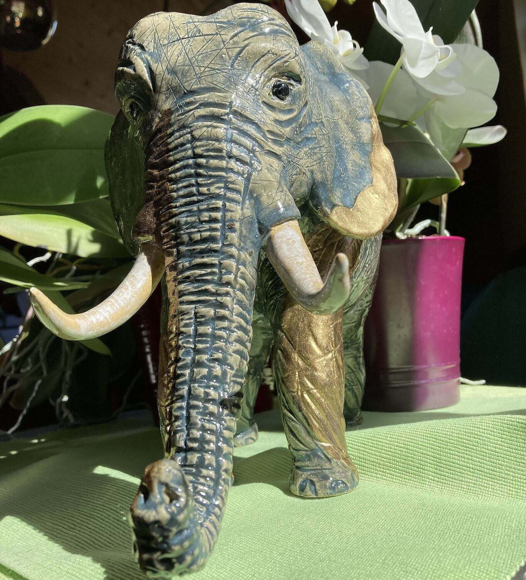 Handgefertigter Keramik-Elefant, ein individuell angefertigtes Unikat